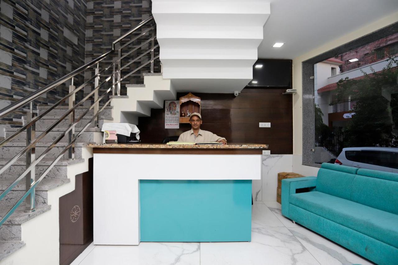 Oyo 39595 Hotel Ray Ban Kankhal Exterior foto