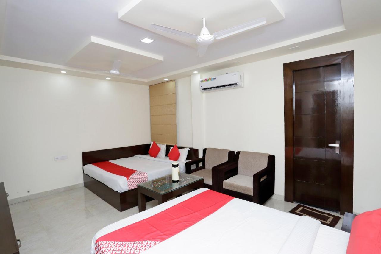 Oyo 39595 Hotel Ray Ban Kankhal Exterior foto